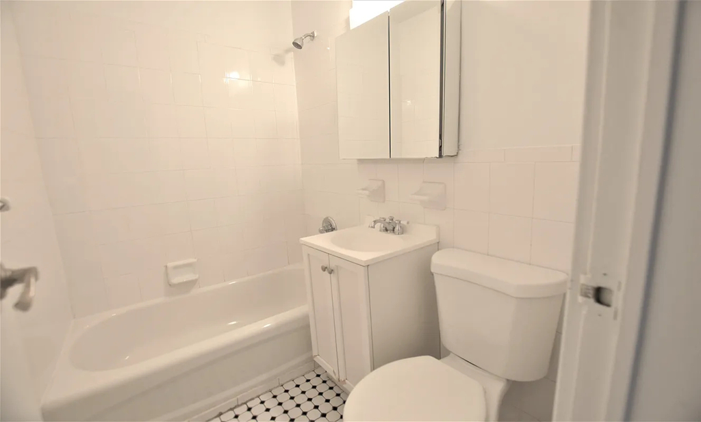 E 38th St - Photo 5