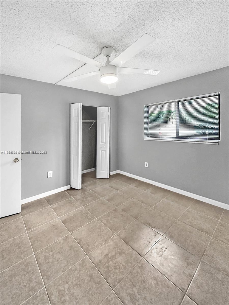 351 Palm Way - Photo 5