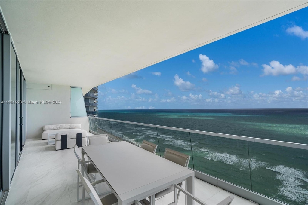 18501 Collins Ave - Photo 14