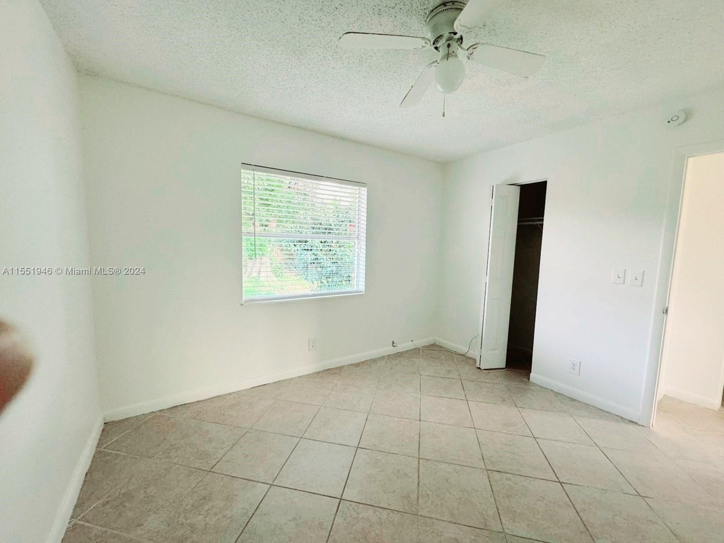 2608 W 28th St - Photo 3