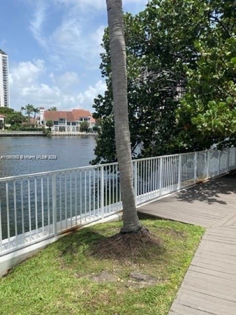 19390 Collins Ave - Photo 29