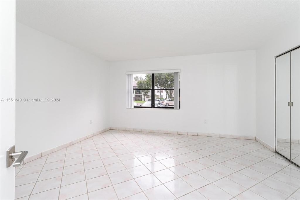 9425 Fontainebleau Blvd - Photo 19