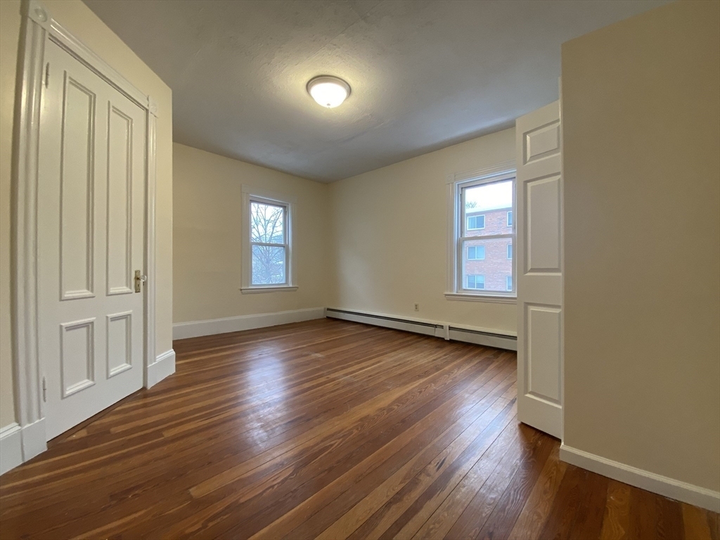 355 Market St - Photo 1