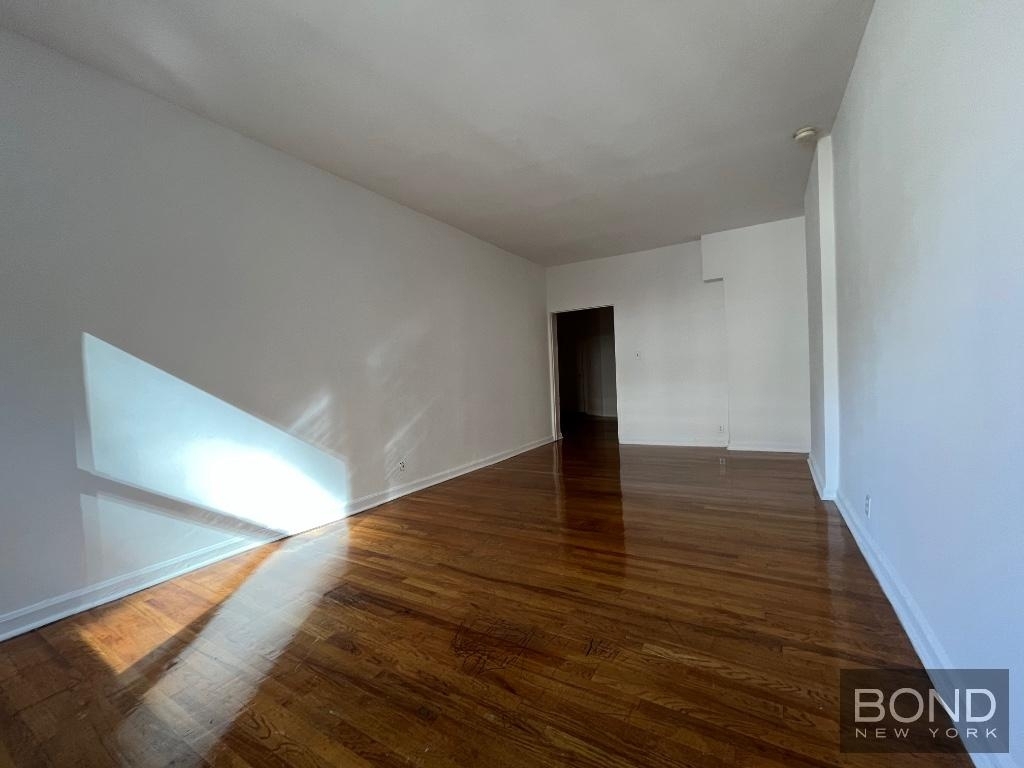 120 East 62nd Street - Photo 2