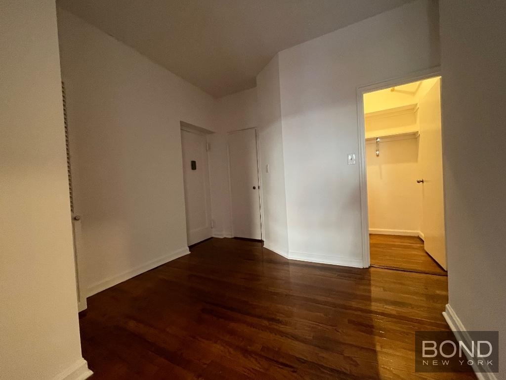 120 East 62nd Street - Photo 3