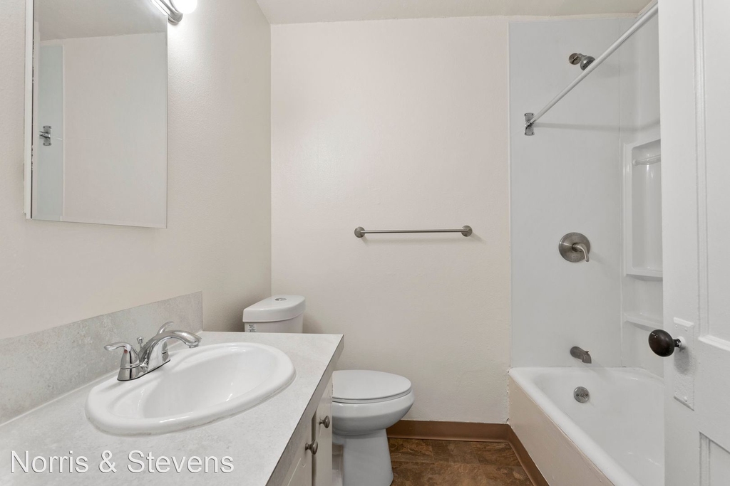 904 W 21st Street - Photo 4