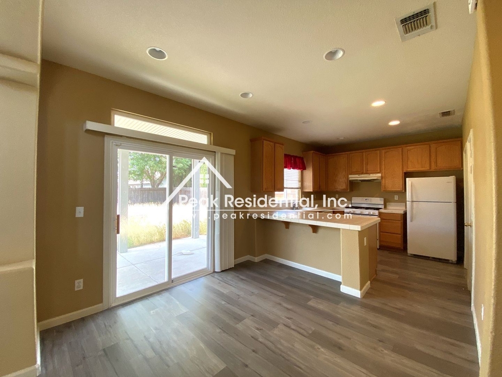 7505 Whitmore Street - Photo 2