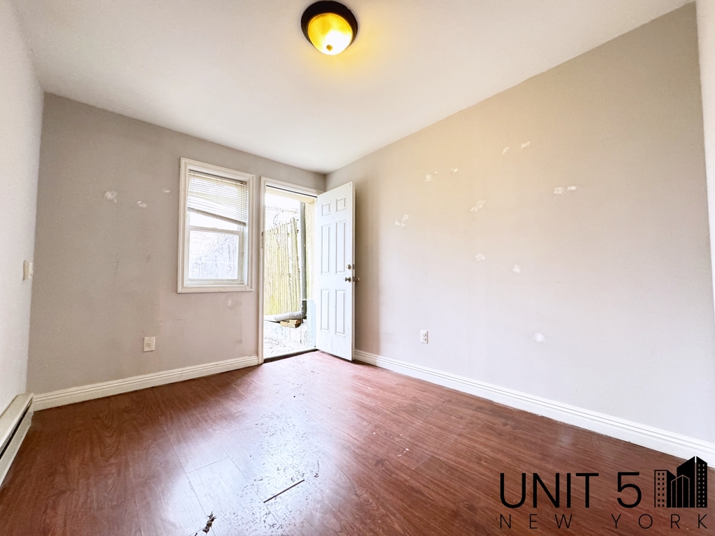 539 Chauncey Street - Photo 6