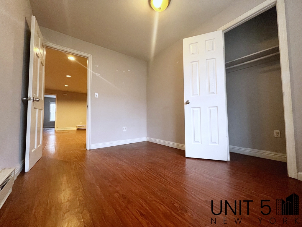 539 Chauncey Street - Photo 9