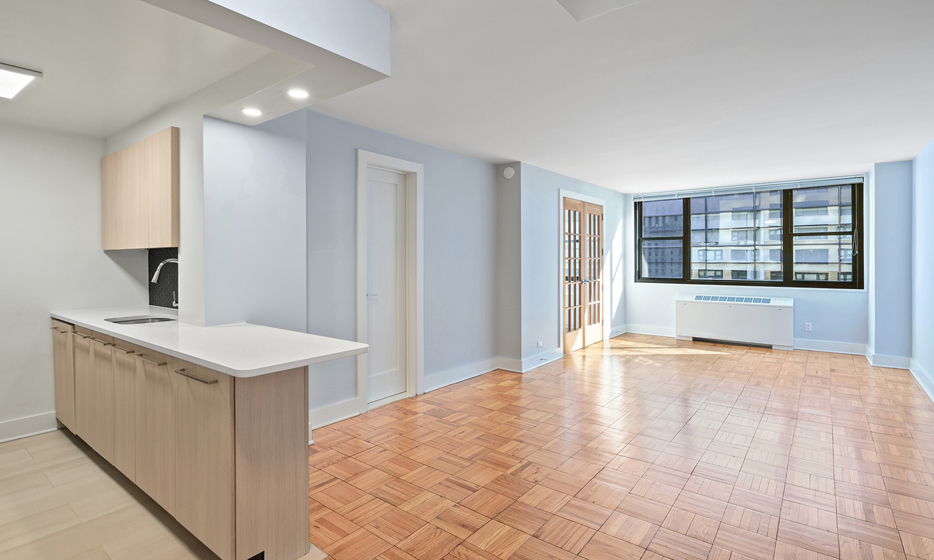 330 West 58th Street - Photo 5