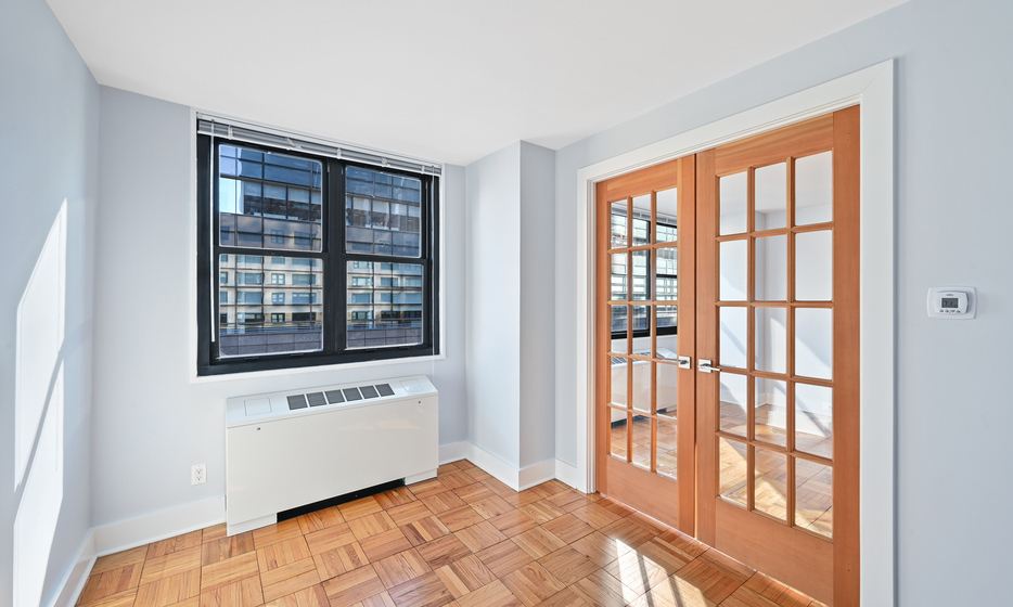 330 West 58th Street - Photo 8