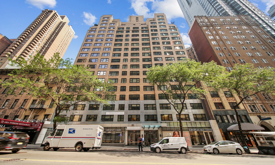 330 West 58th Street - Photo 10