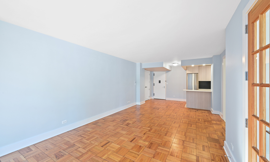 330 West 58th Street - Photo 6