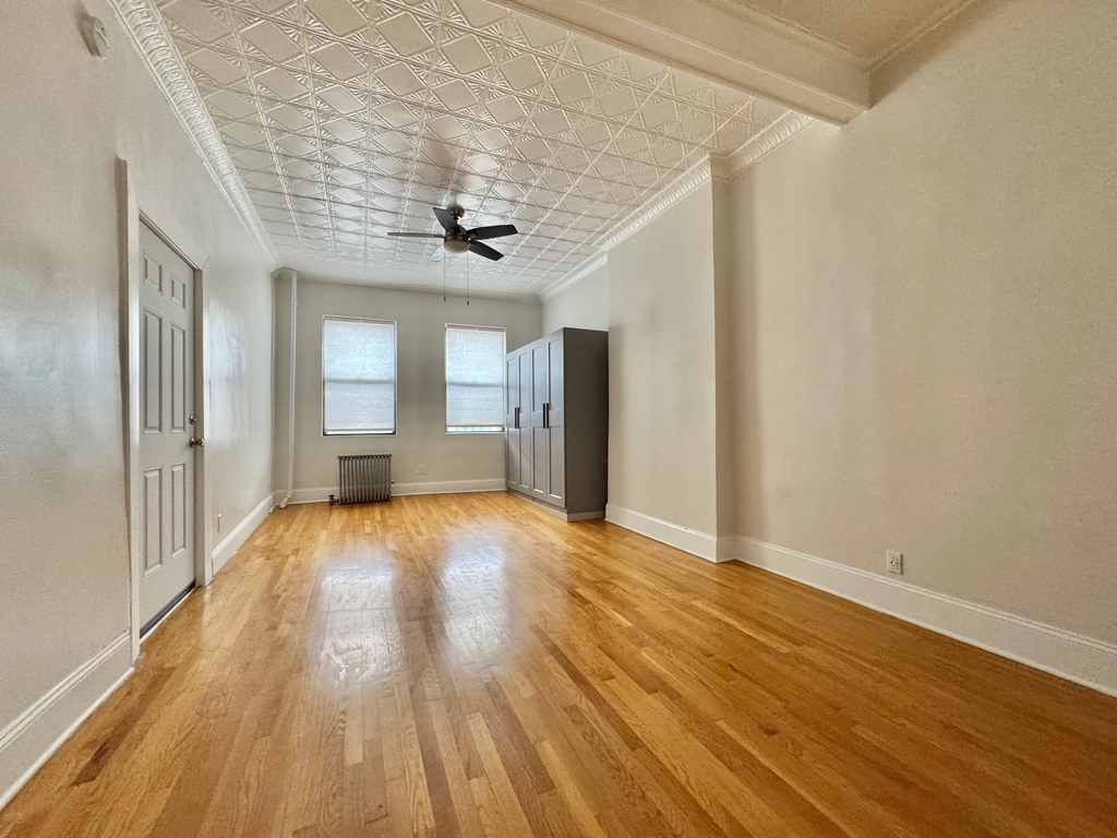 292 Van Brunt Street - Photo 3