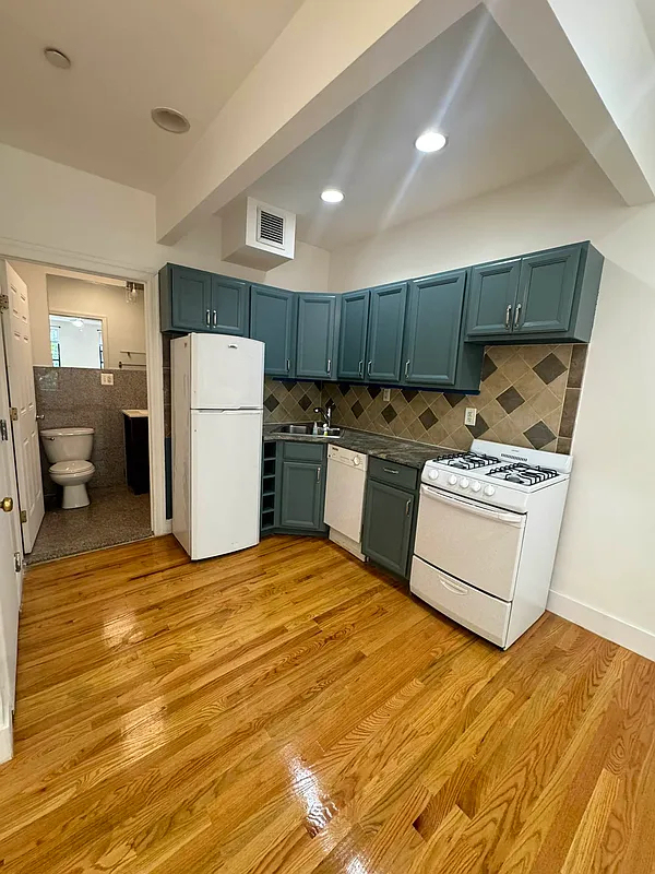 2461 Frederick Douglass Boulevard - Photo 2