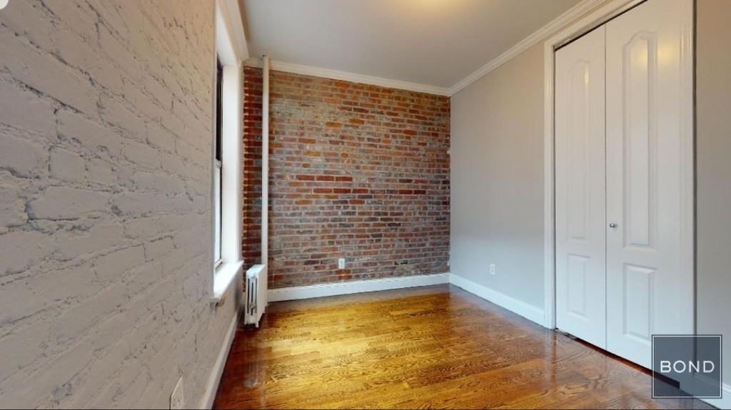 340 East 18th Street - Photo 3