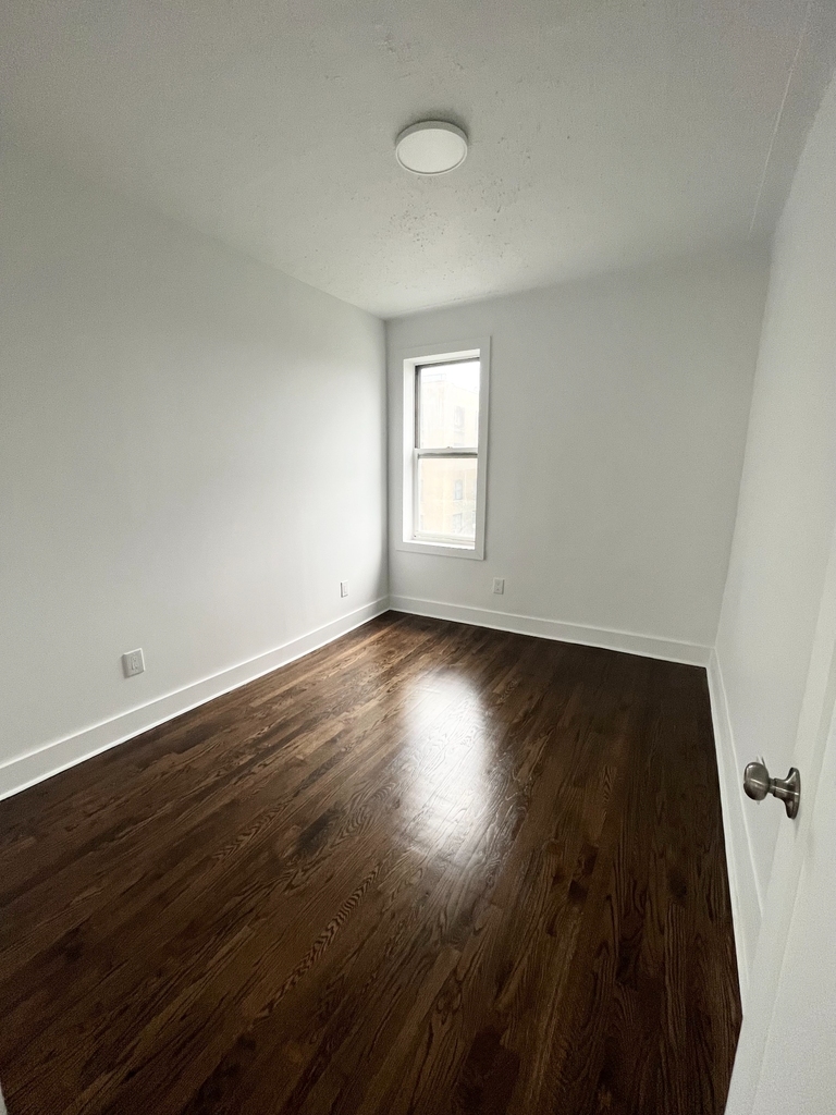 600 West 189th Street - Photo 5