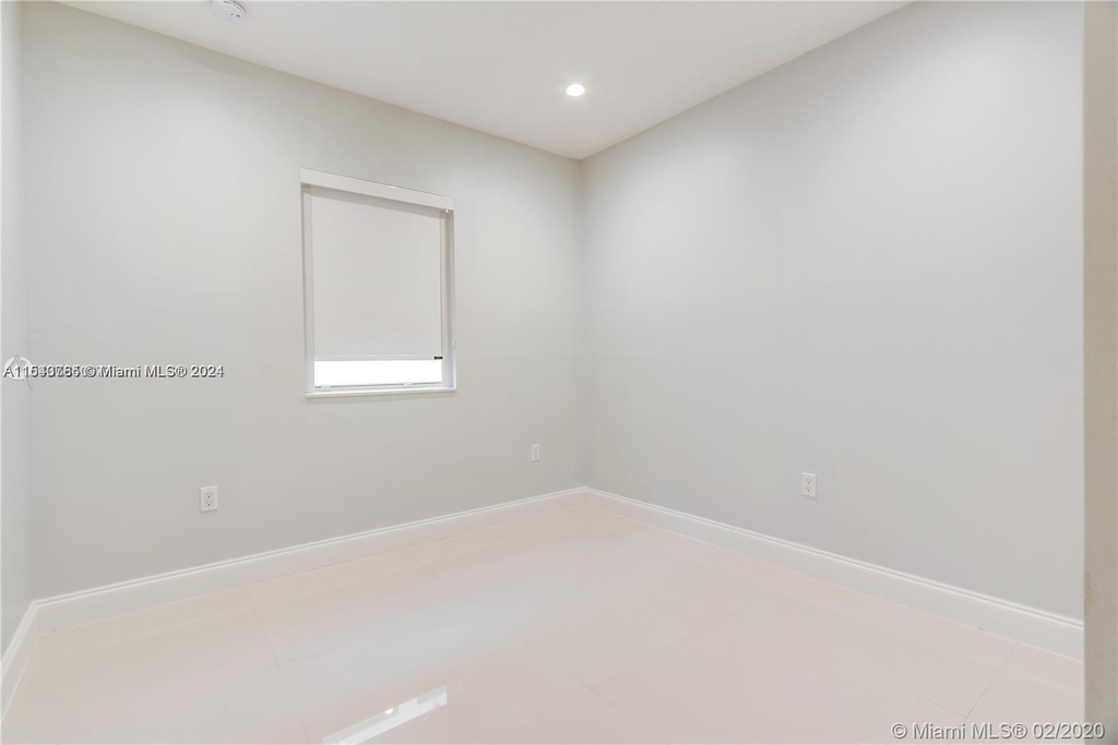 1402 Se 9th Ct - Photo 9