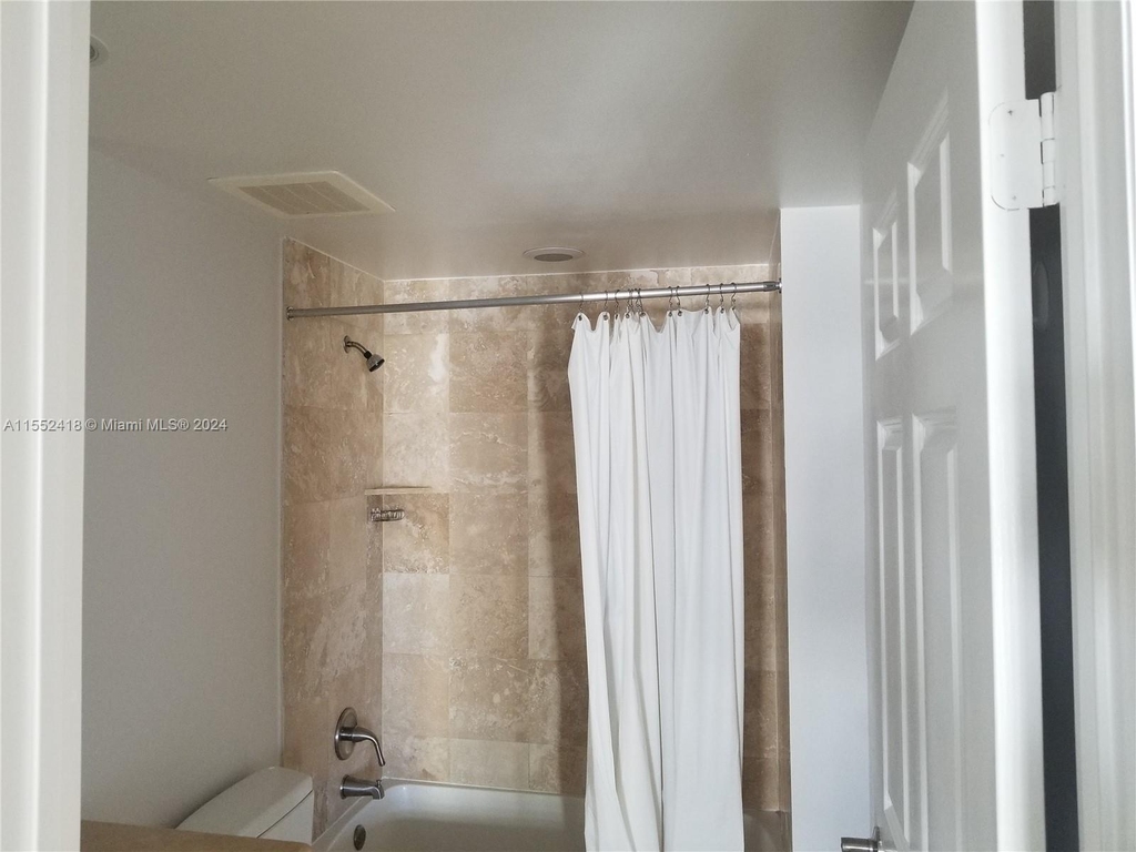 1745 E Hallandale Beach Blvd - Photo 18