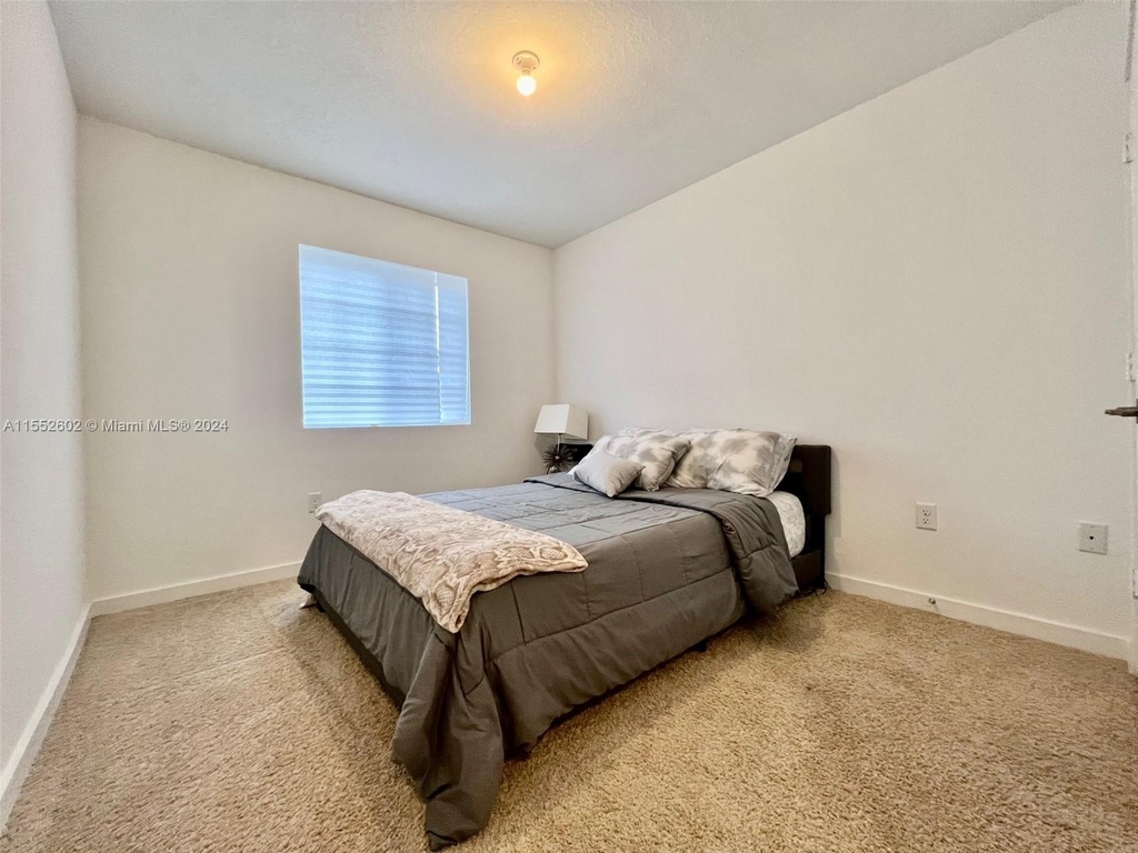 1385 Nw 208th Ter - Photo 15