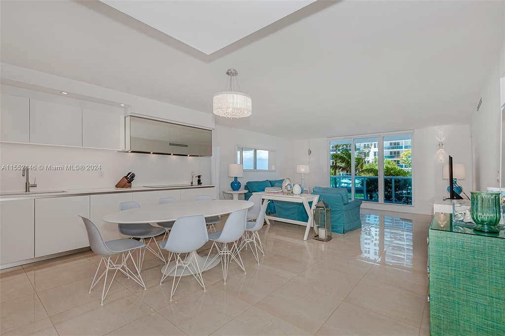 2301 Collins Ave - Photo 4