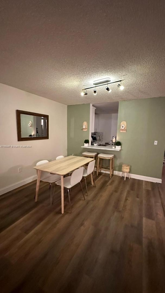 1800 Sw 81st Ave - Photo 3