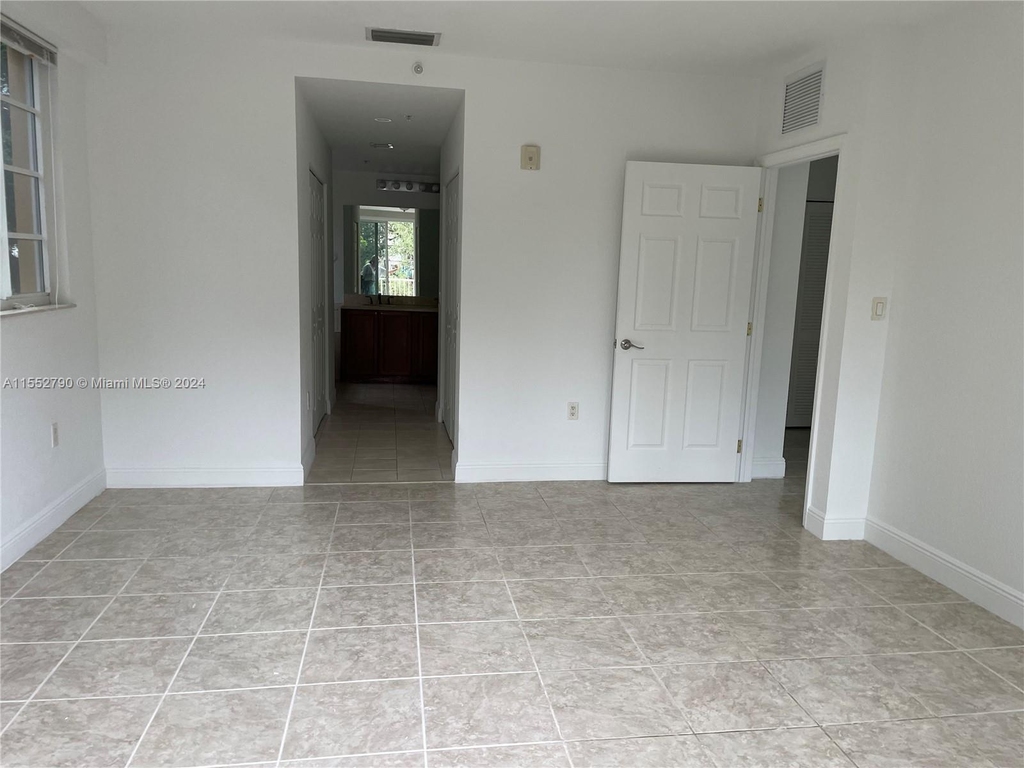 107 Mendoza Ave - Photo 13