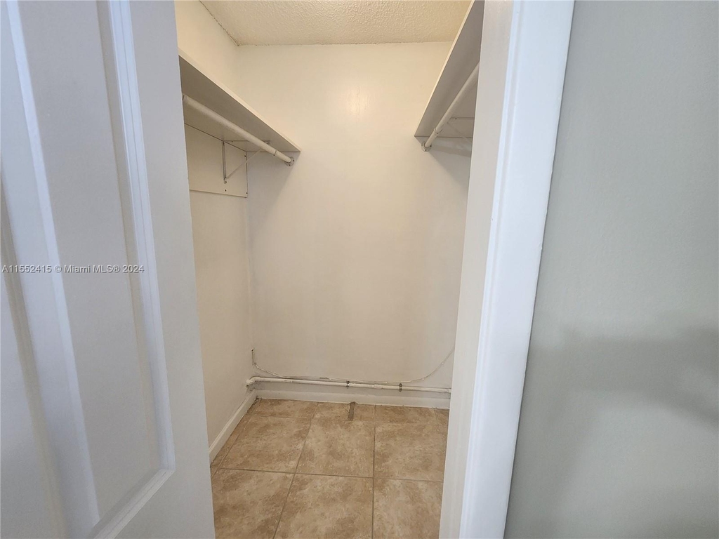 1806 Sw 97th Ave - Photo 15