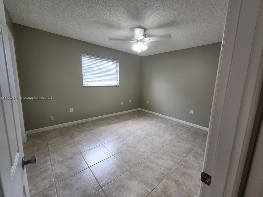 1806 Sw 97th Ave - Photo 14