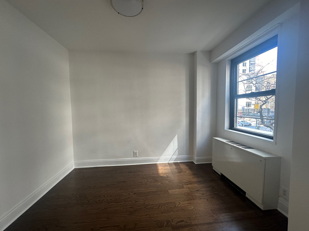 148 West 68th Street - Photo 6