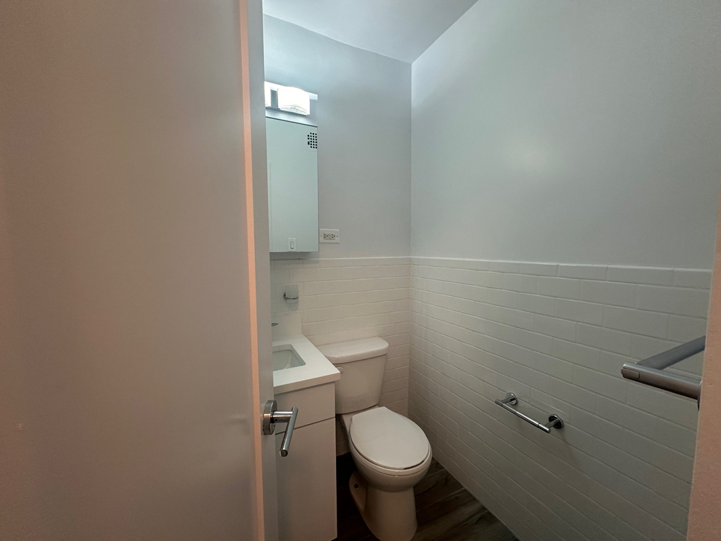 148 West 68th Street - Photo 10