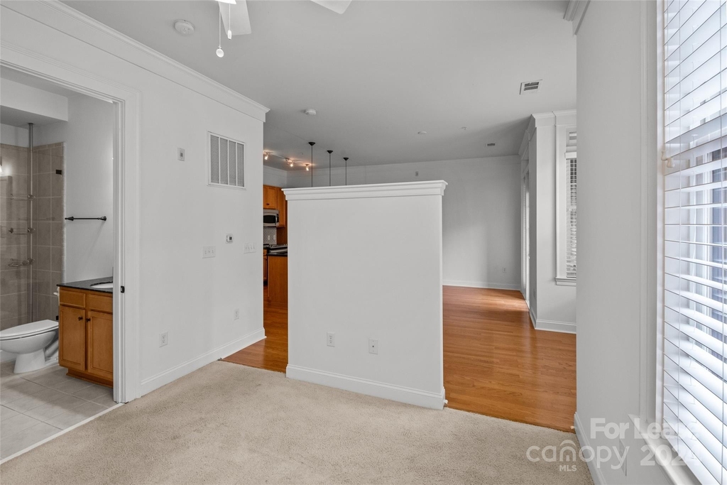 2810 Selwyn Avenue - Photo 18