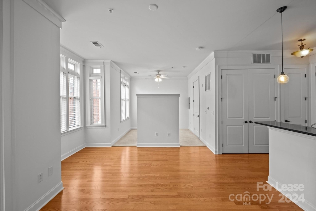 2810 Selwyn Avenue - Photo 14