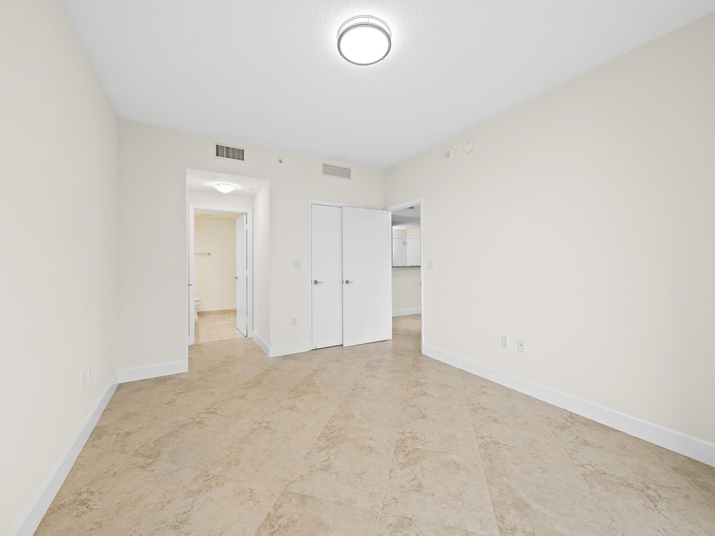 550 Okeechobee Boulevard - Photo 12