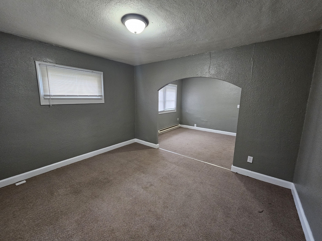 835 N Gladstone Avenue - Photo 1