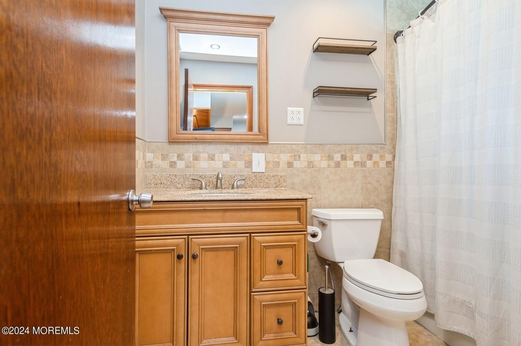 109 Lawrence Avenue - Photo 6