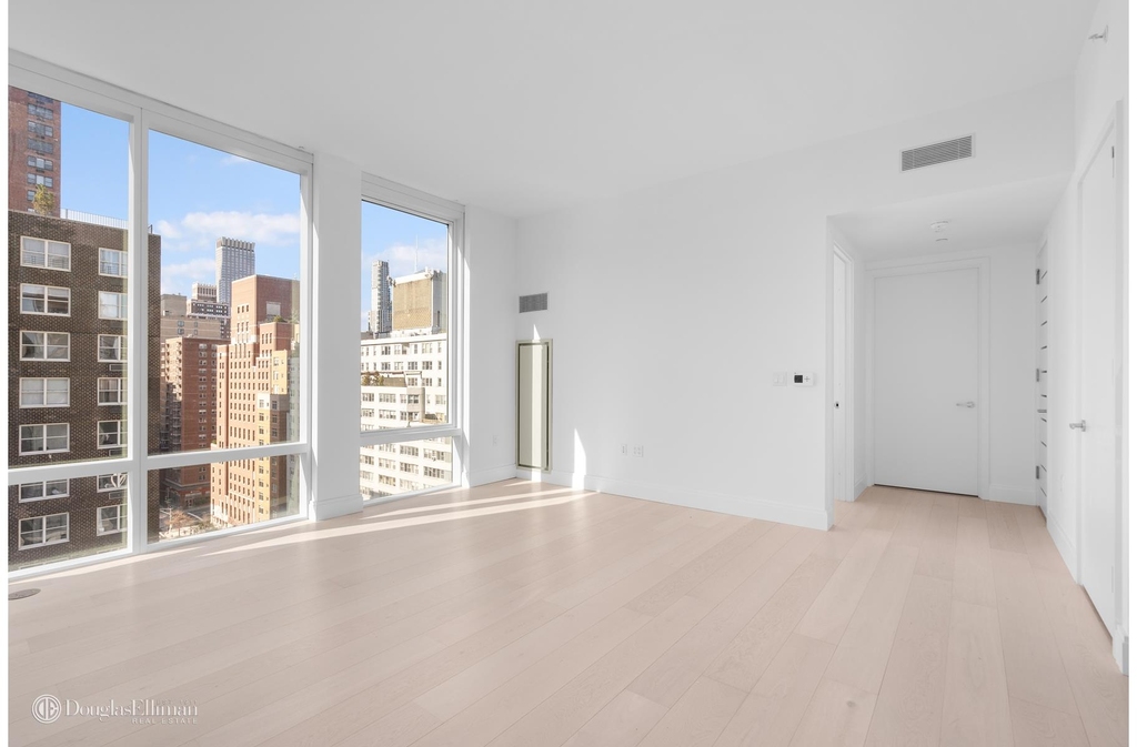 501  Third Ave - Photo 2