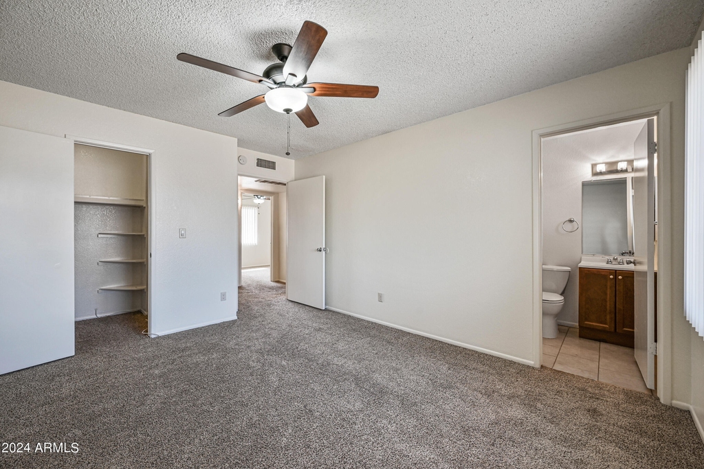 11102 W Turney Avenue - Photo 20