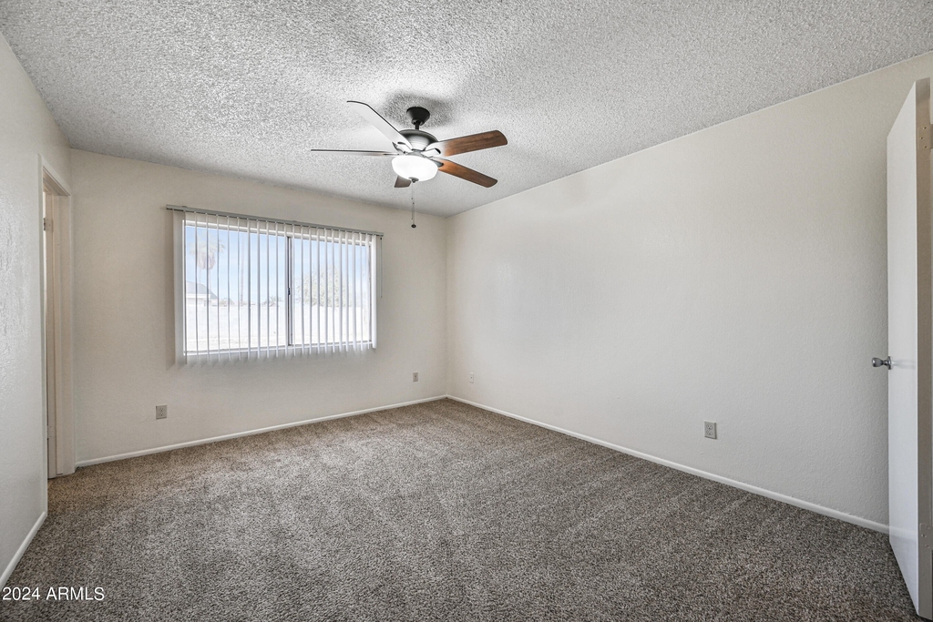 11102 W Turney Avenue - Photo 19