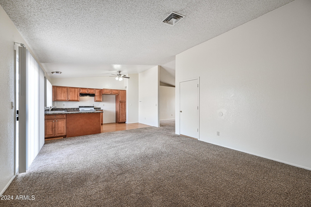 11102 W Turney Avenue - Photo 8