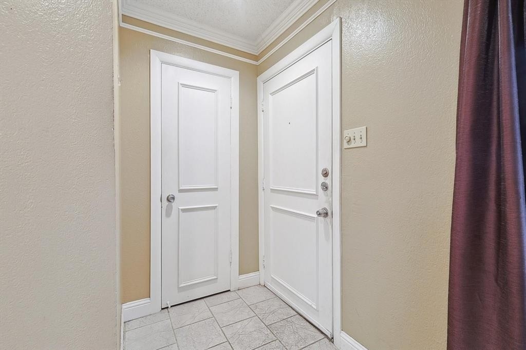 5325 Fleetwood Oaks Avenue - Photo 2