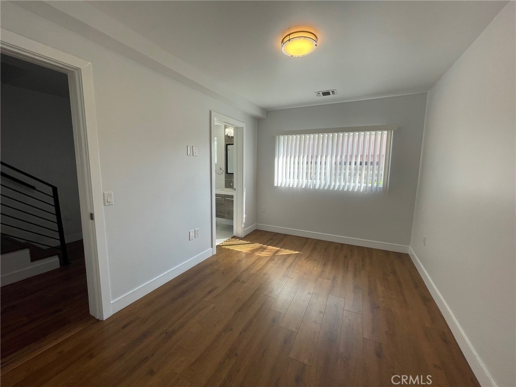 2124 Carmona Avenue - Photo 3