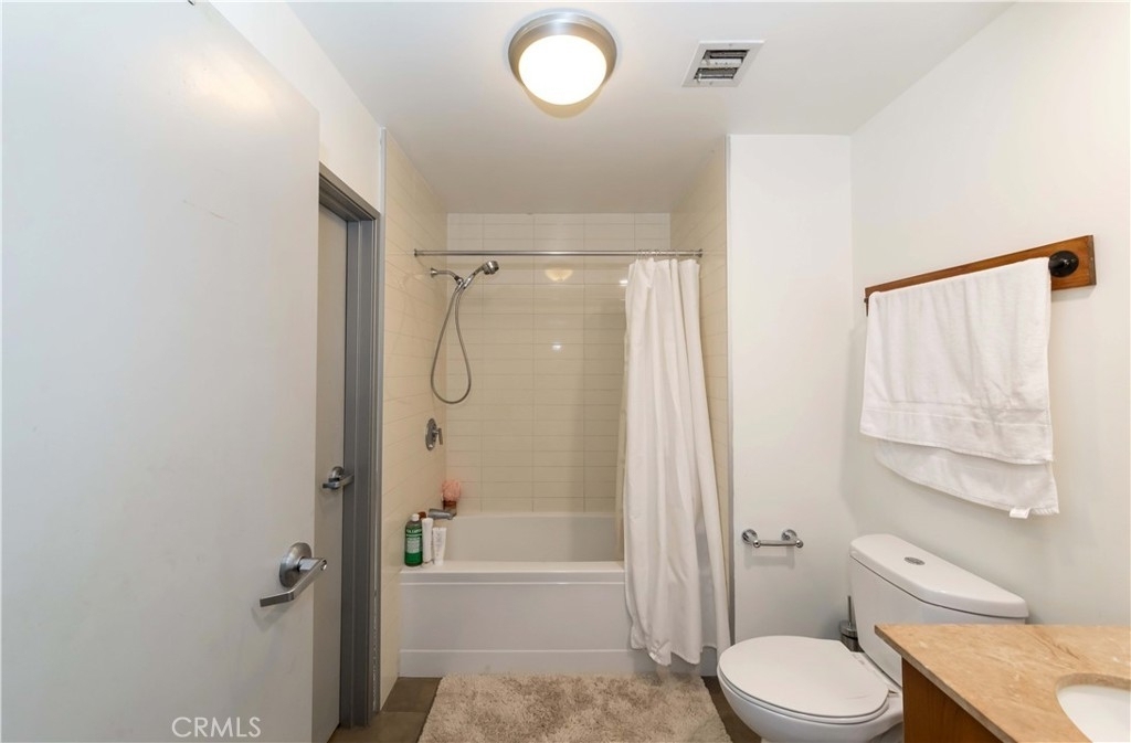 645 W 9th Street - Photo 15