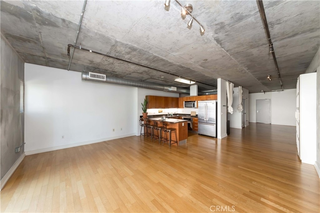 645 W 9th Street - Photo 10