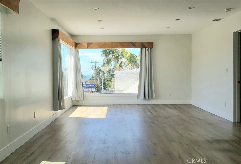 1029 Aviation Boulevard - Photo 2