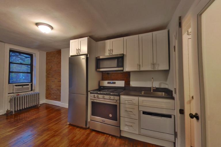 521 East 5th Street, Unit 4C - Photo 0