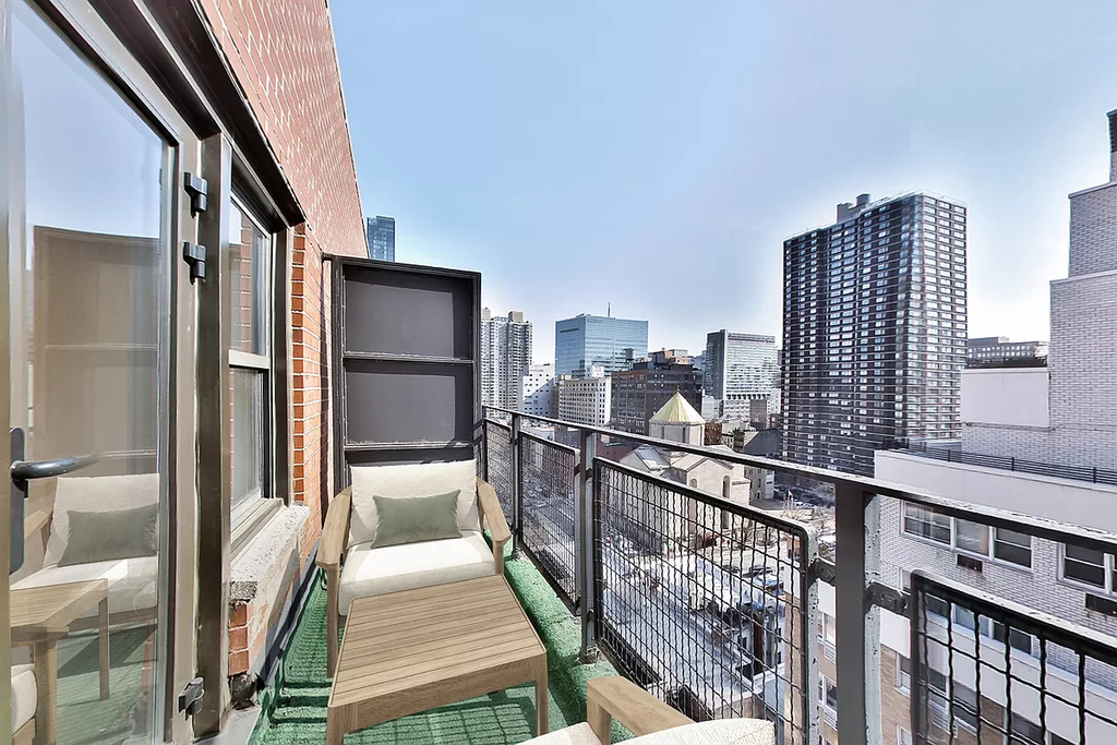 236 East 36th Street - Photo 5