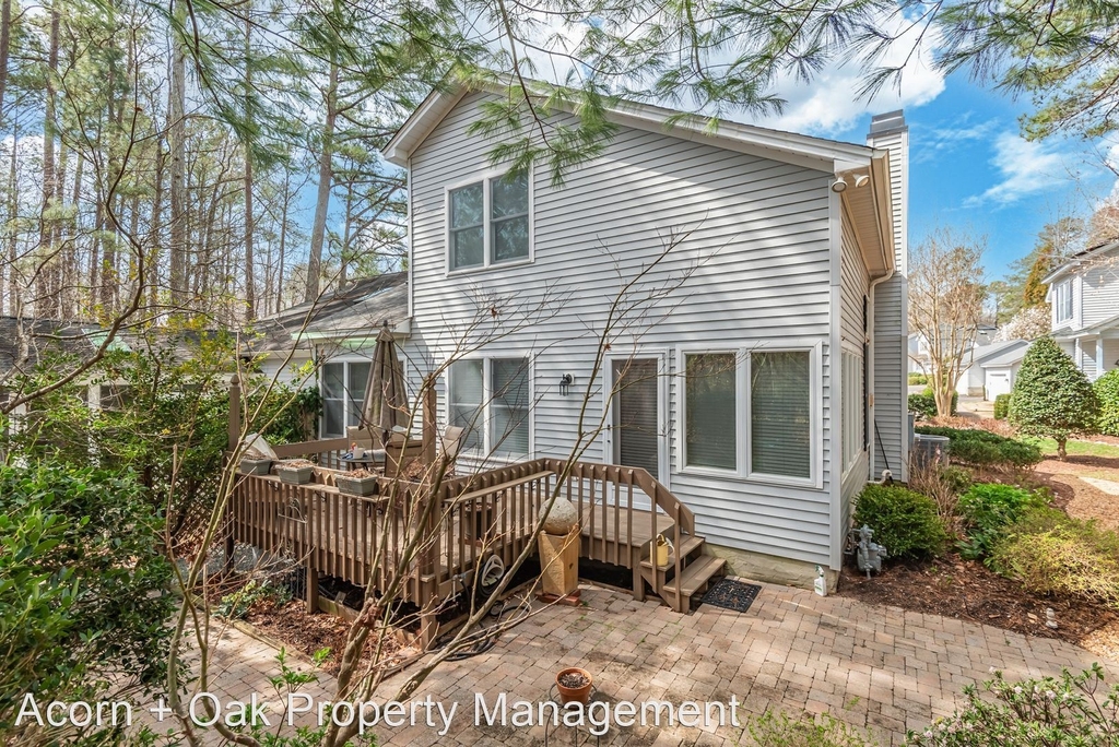 584 Woodbury - Photo 21