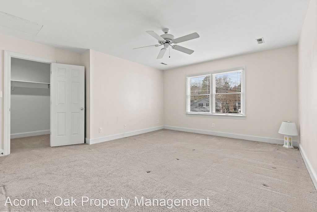 584 Woodbury - Photo 17