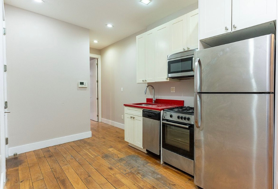 1346 Hancock Street - Photo 10